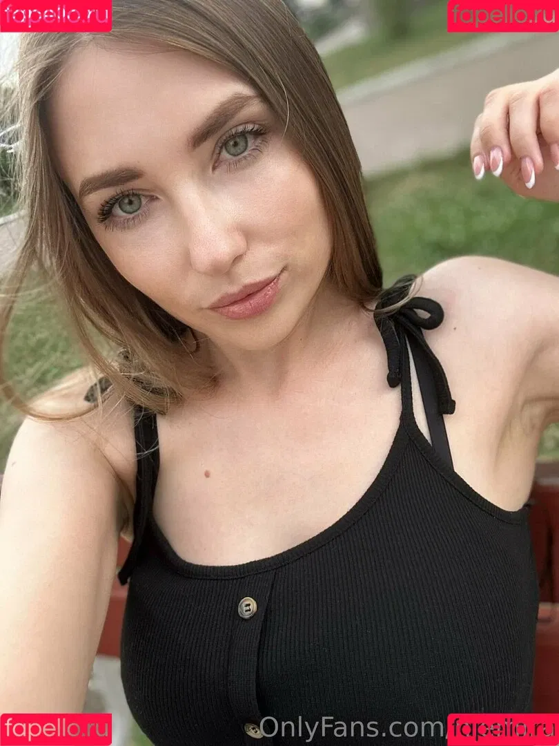 Niemira / _niemiraofficial_ Onlyfans Photo Gallery 