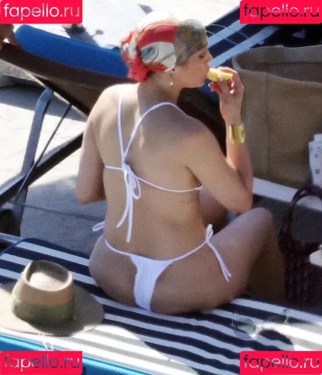 JLo / Jennifer Lopez / jennifer_jlo Onlyfans Photo Gallery 