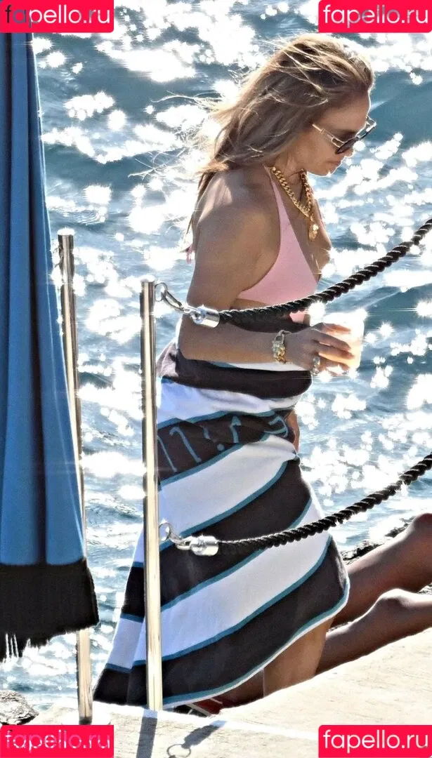 JLo / Jennifer Lopez / jennifer_jlo Onlyfans Photo Gallery 