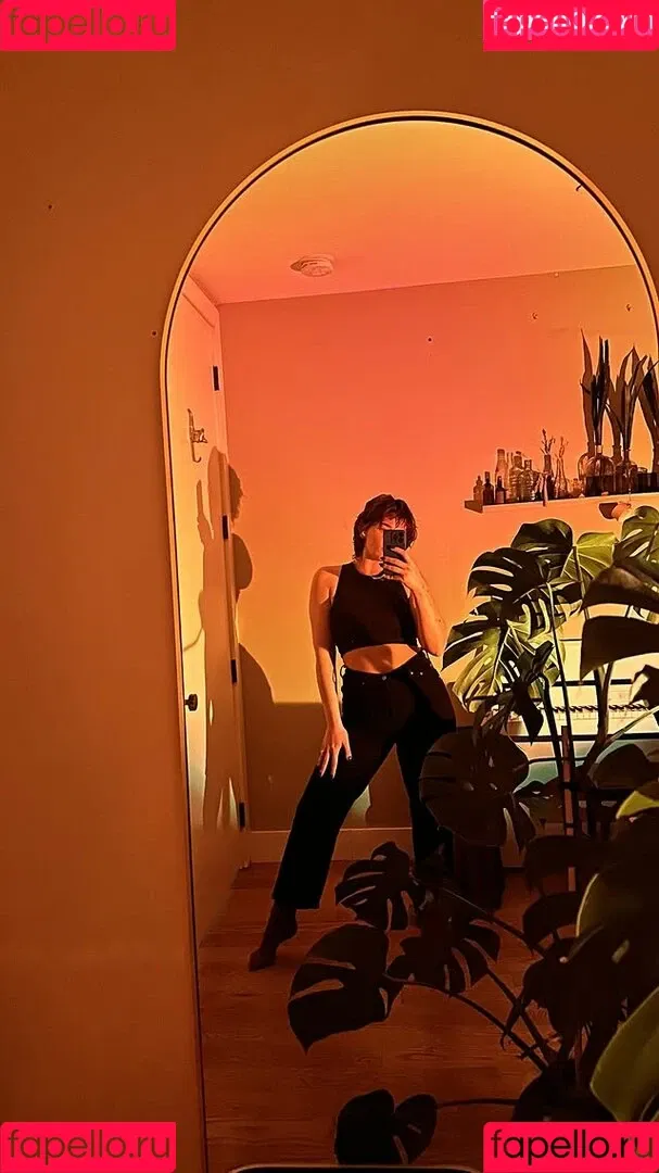 Sammy Rae / Sammy Rae & The Friends / sammyraemusic / sammyyrae Onlyfans Photo Gallery 