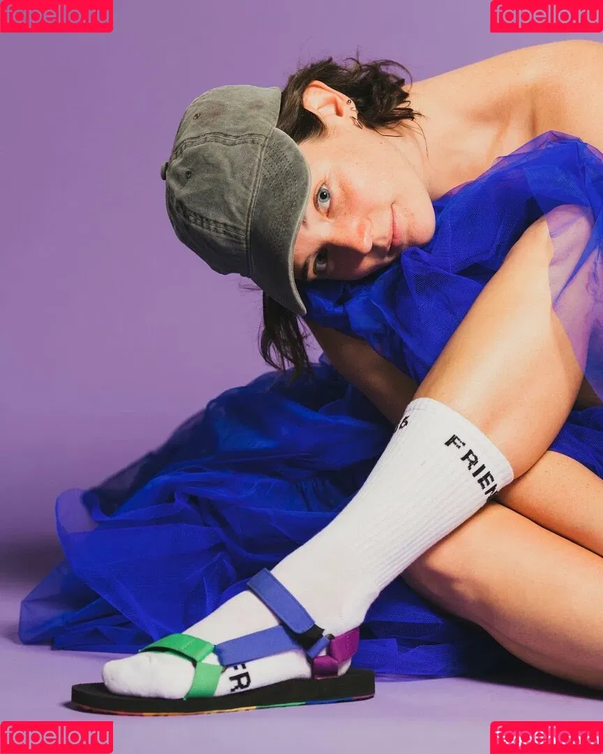 Sammy Rae / Sammy Rae & The Friends / sammyraemusic / sammyyrae Onlyfans Photo Gallery 