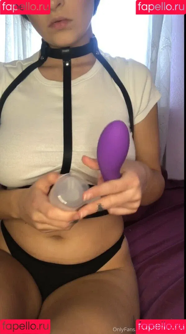 anyabrunette / hisbrunette Onlyfans Photo Gallery 