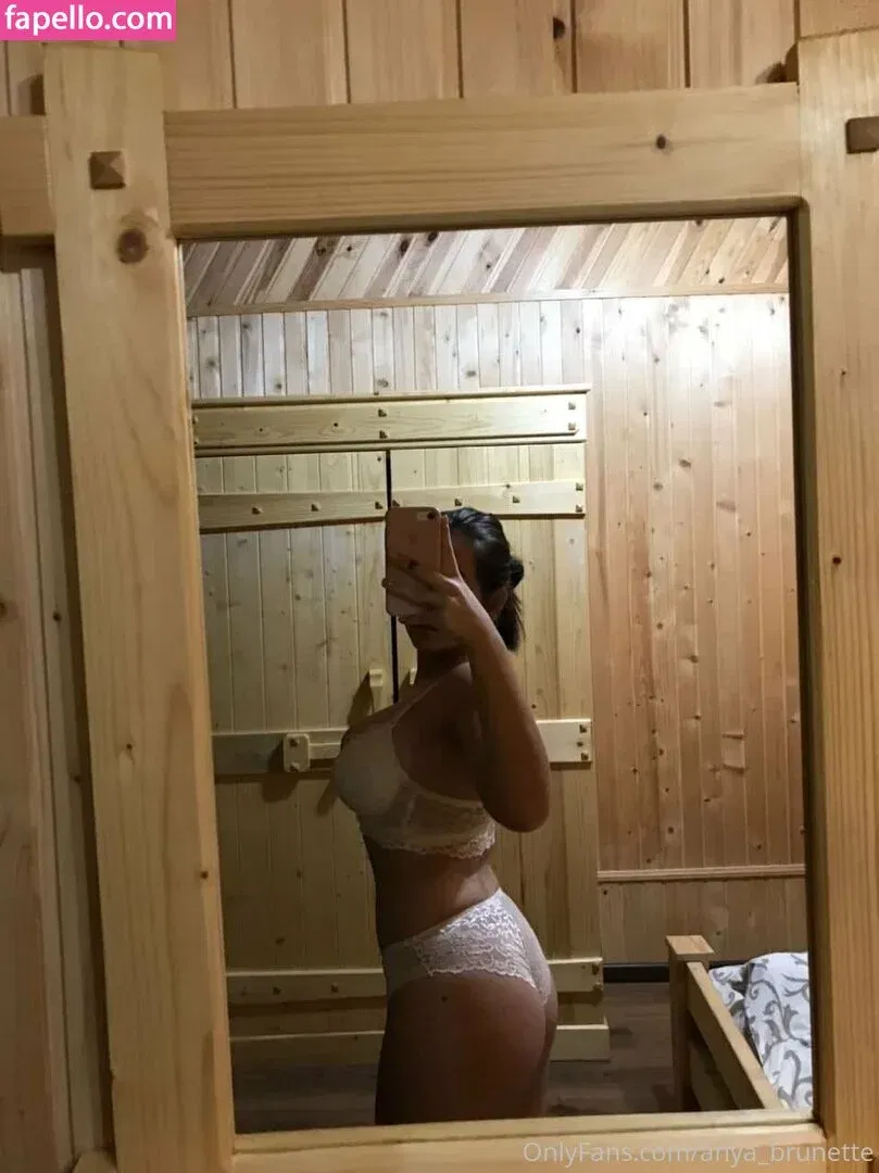 anyabrunette / hisbrunette Onlyfans Photo Gallery 