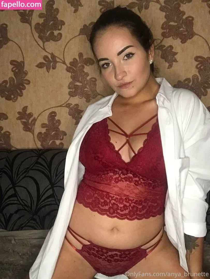 anyabrunette / hisbrunette Onlyfans Photo Gallery 