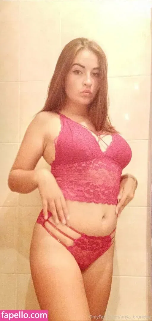 anyabrunette / hisbrunette Onlyfans Photo Gallery 