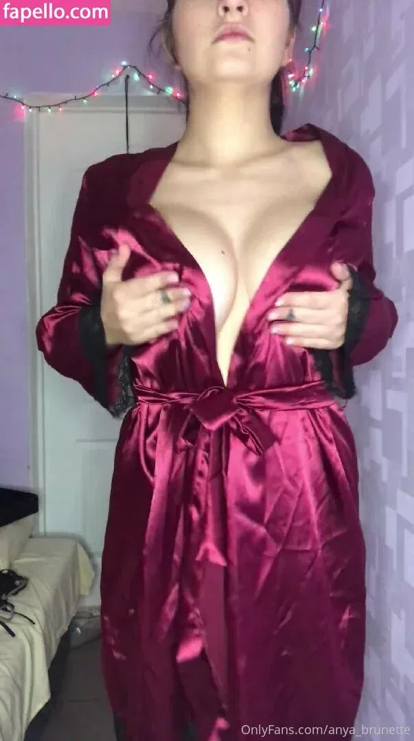 anyabrunette / hisbrunette Onlyfans Photo Gallery 