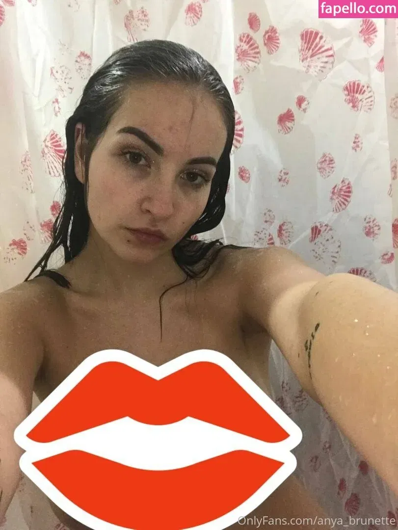 anyabrunette / hisbrunette Onlyfans Photo Gallery 