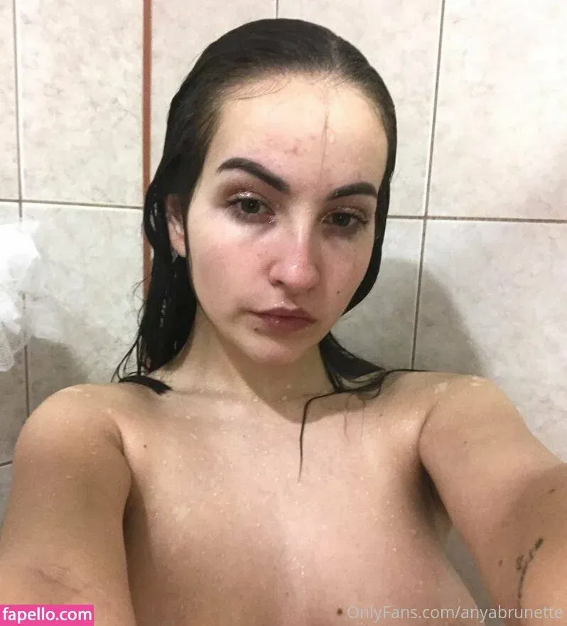 anyabrunette / hisbrunette Onlyfans Photo Gallery 