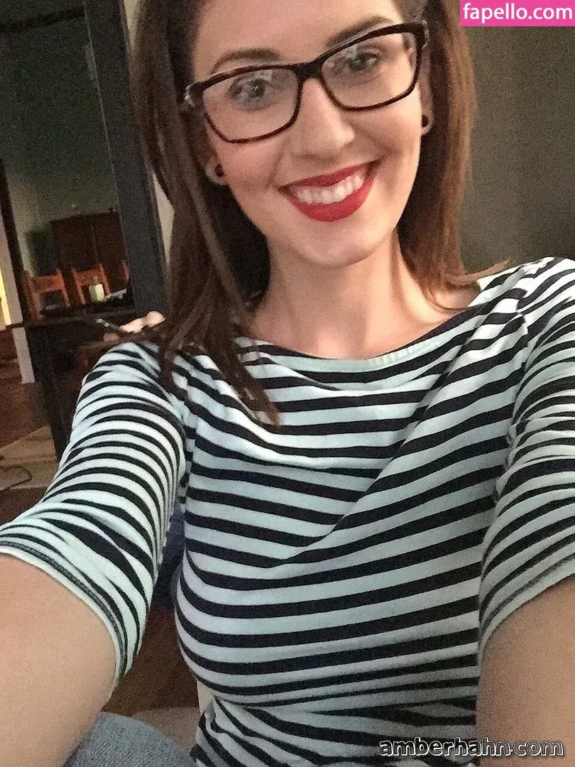 Amber Hahn / ImAmberHahn / amber_._hahn Onlyfans Photo Gallery 