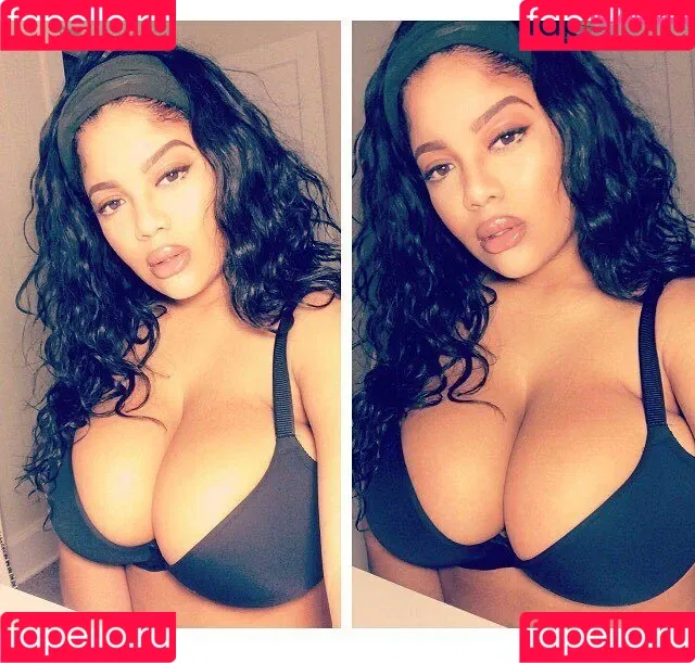 Gabrielle Logan / https: / loganberry_ / thebigtitwitch Onlyfans Photo Gallery 