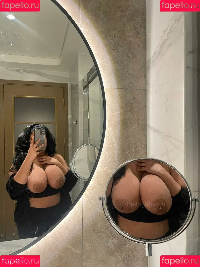 Gabrielle Logan / https: / loganberry_ / thebigtitwitch Onlyfans Photo Gallery 