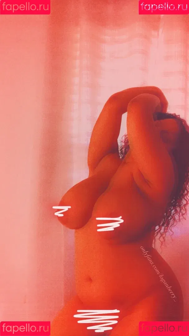 Gabrielle Logan / https: / loganberry_ / thebigtitwitch Onlyfans Photo Gallery 