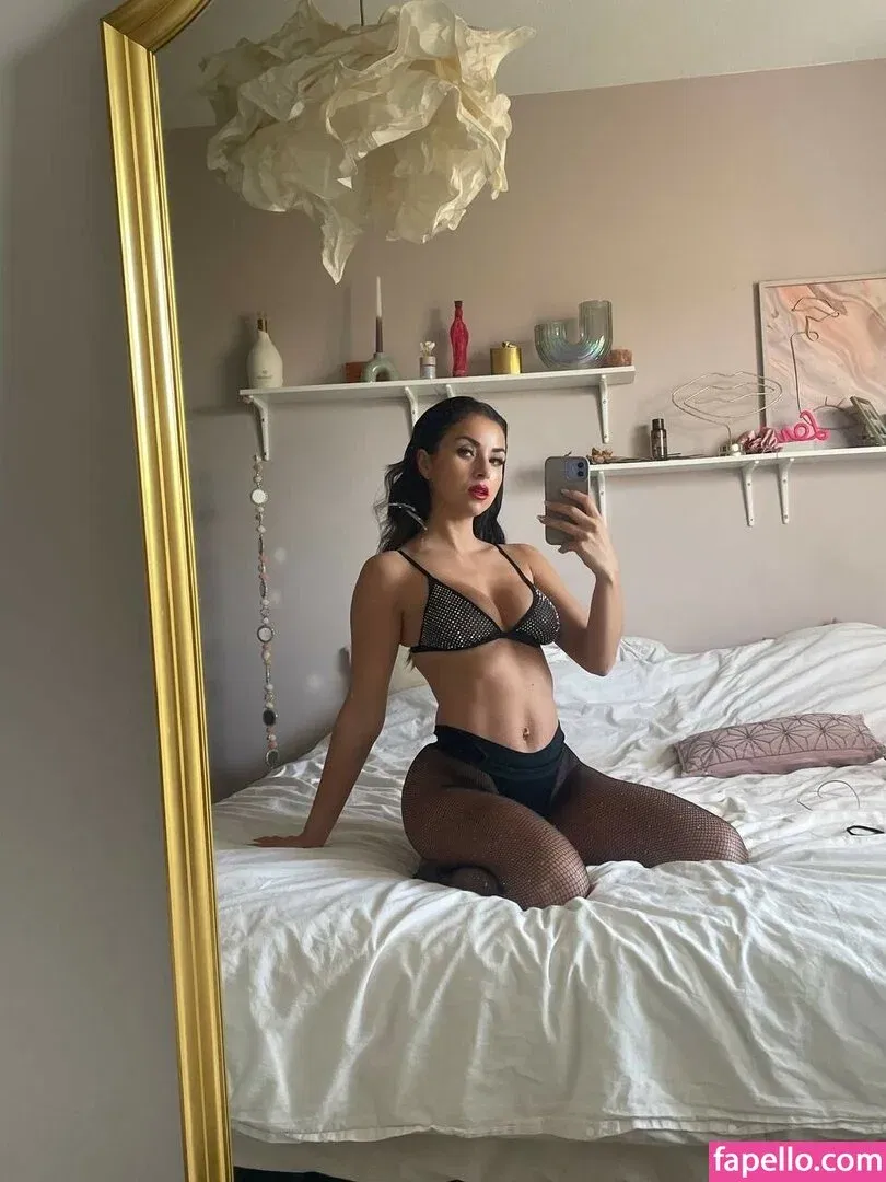 julia.amareno / juliaamareno Onlyfans Photo Gallery 