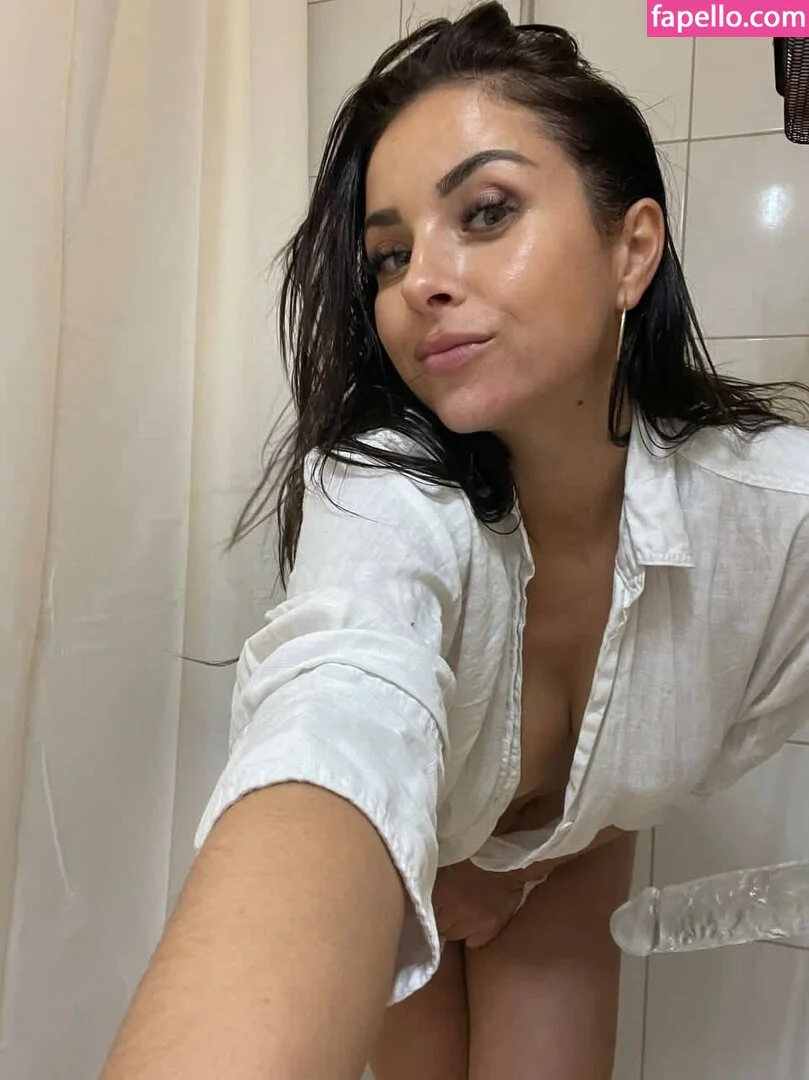 julia.amareno / juliaamareno Onlyfans Photo Gallery 