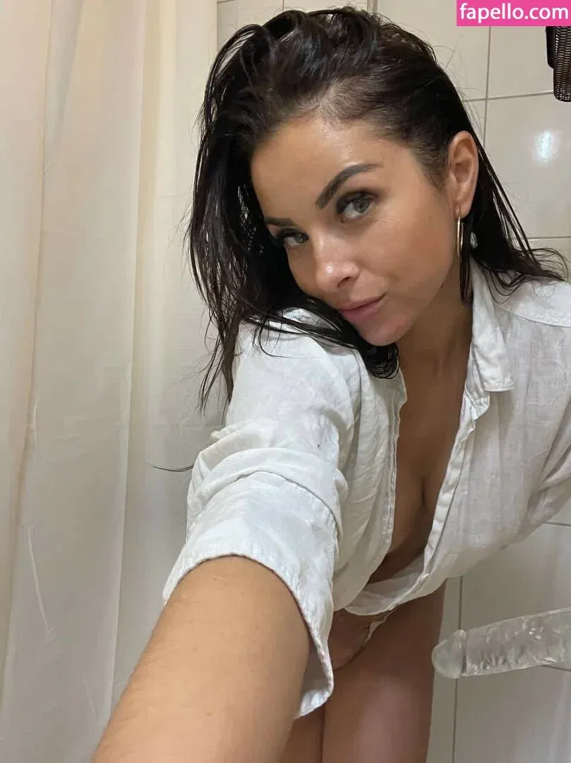 julia.amareno / juliaamareno Onlyfans Photo Gallery 