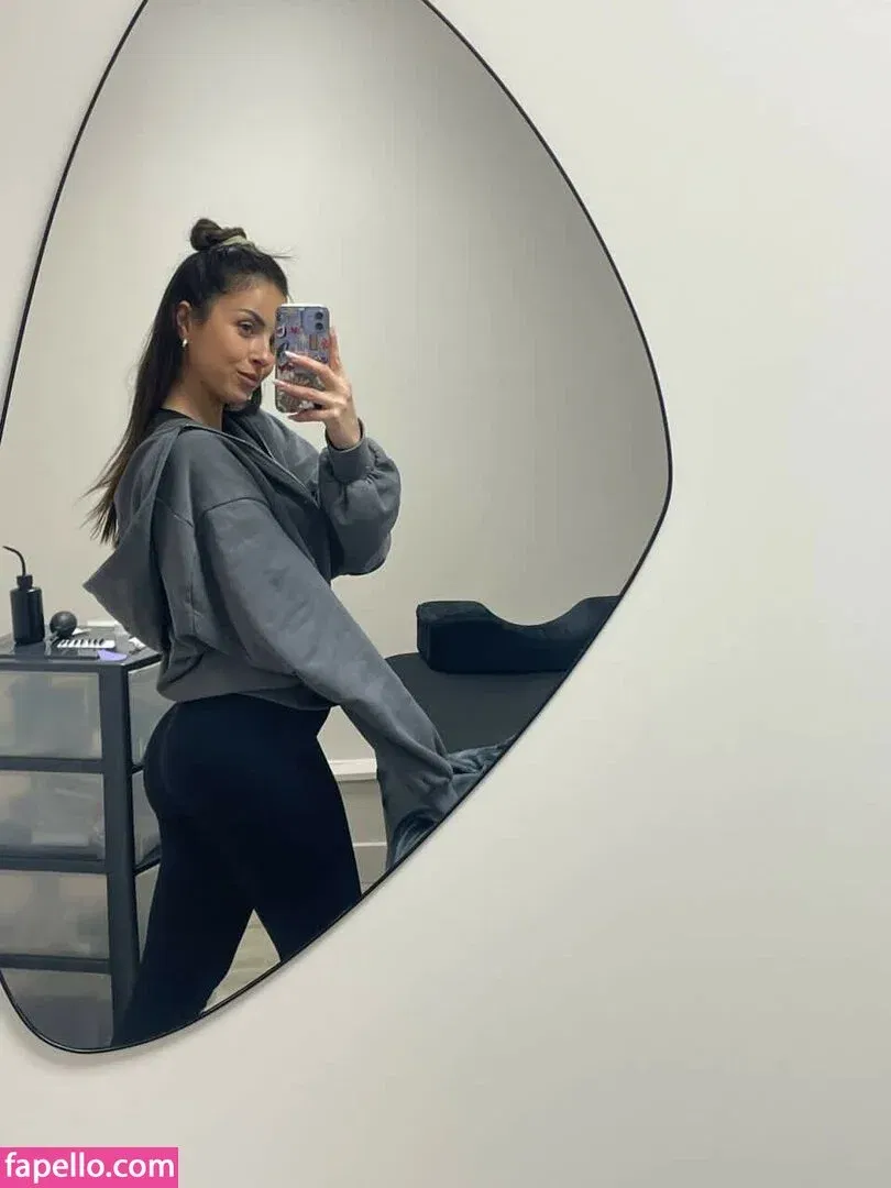 julia.amareno / juliaamareno Onlyfans Photo Gallery 