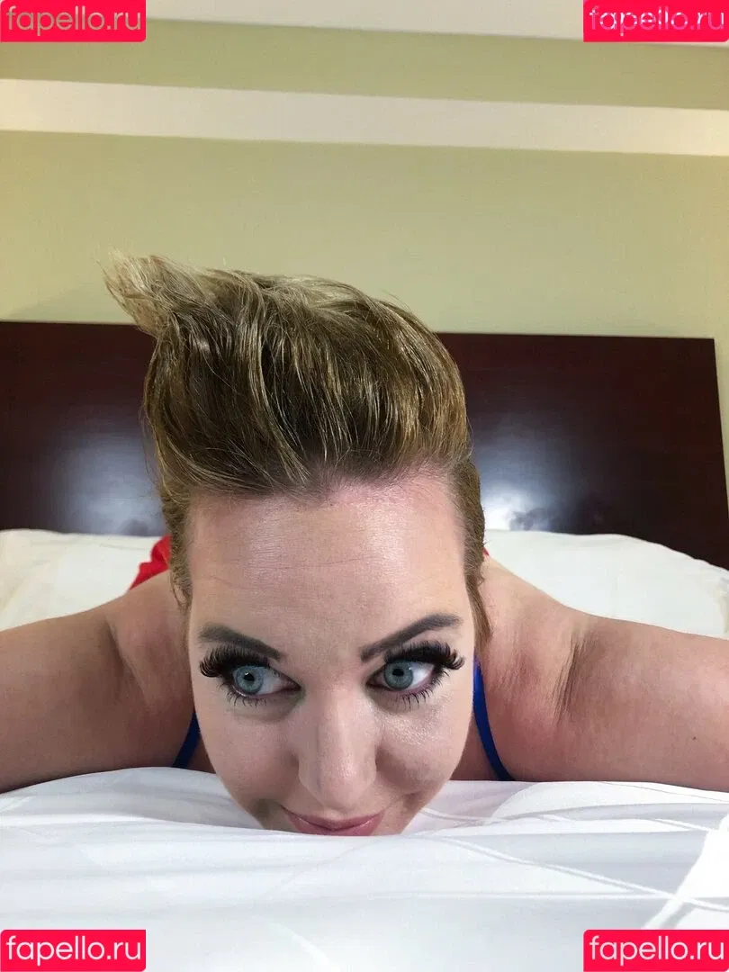 LisaLouPatreon / LisaLouWho / lisalouwhoxoxo Onlyfans Photo Gallery 