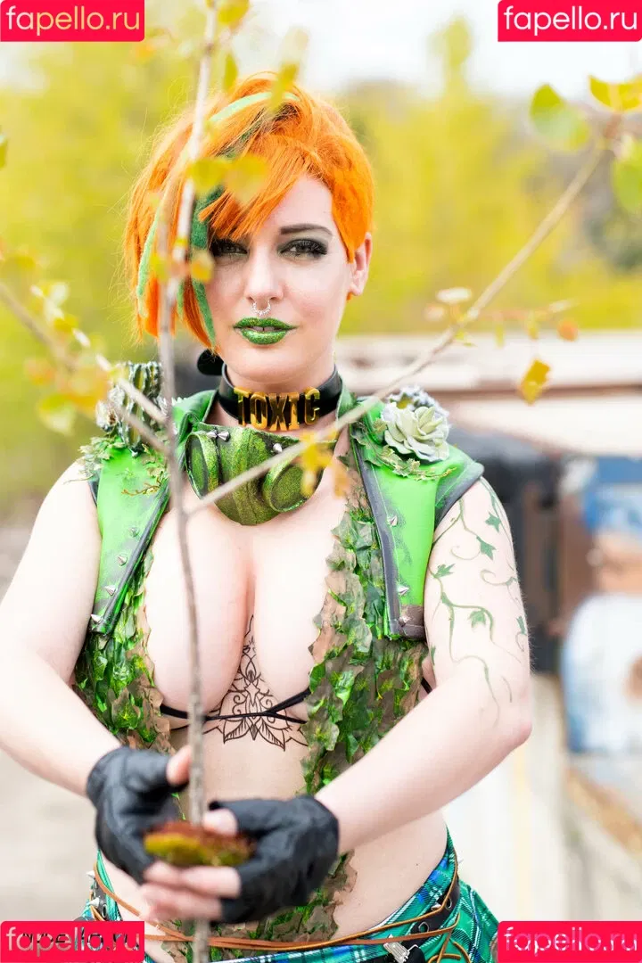 LisaLouPatreon / LisaLouWho / lisalouwhoxoxo Onlyfans Photo Gallery 
