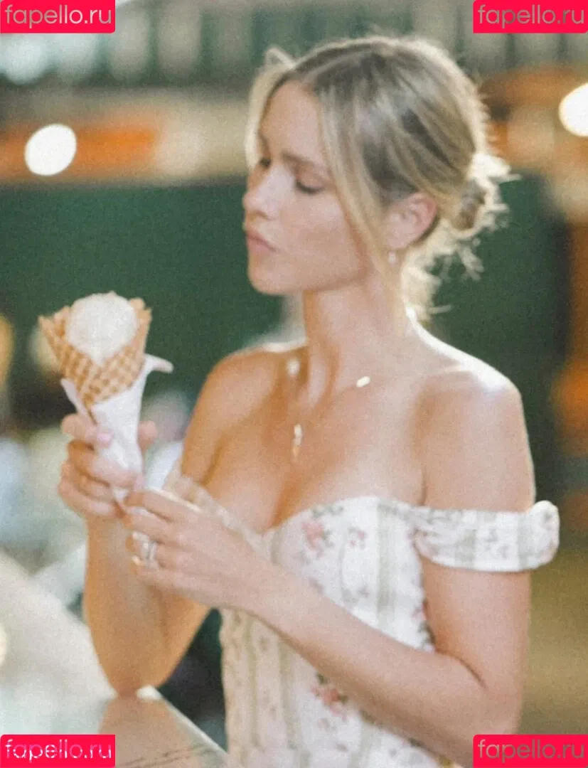 Claire Holt / claireholt Onlyfans Photo Gallery 