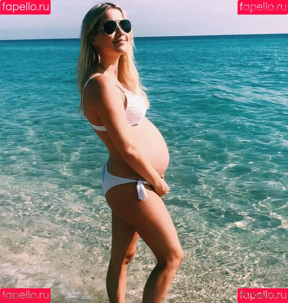 Claire Holt / claireholt Onlyfans Photo Gallery 