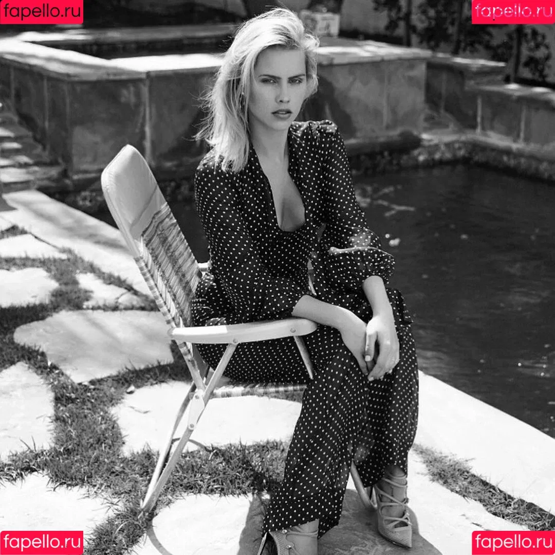 Claire Holt / claireholt Onlyfans Photo Gallery 
