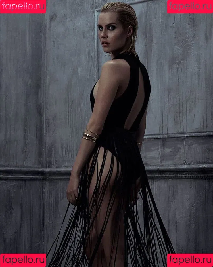 Claire Holt / claireholt Onlyfans Photo Gallery 
