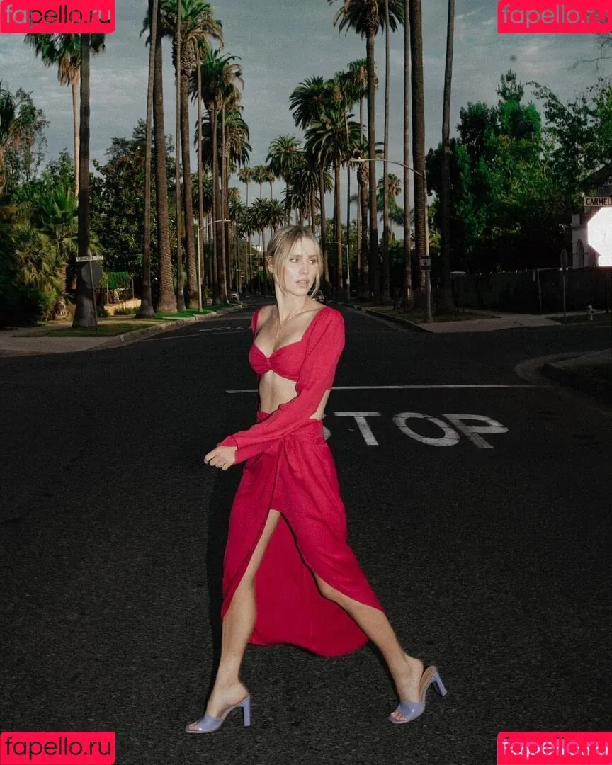 Claire Holt / claireholt Onlyfans Photo Gallery 