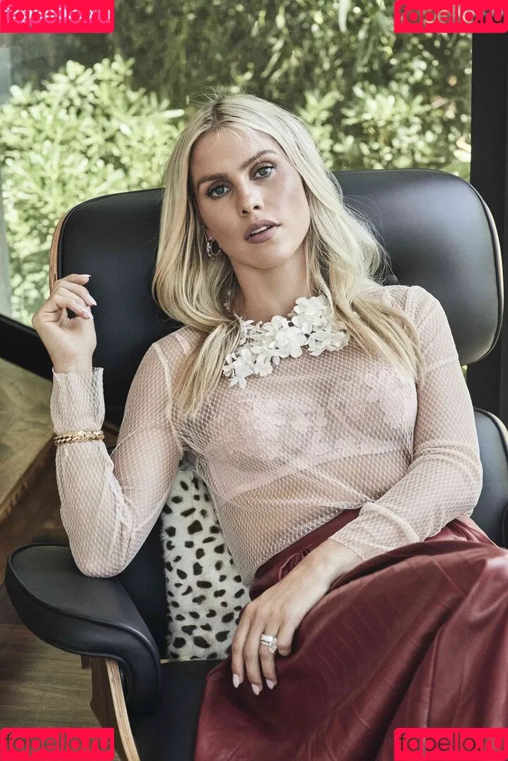 Claire Holt / claireholt Onlyfans Photo Gallery 