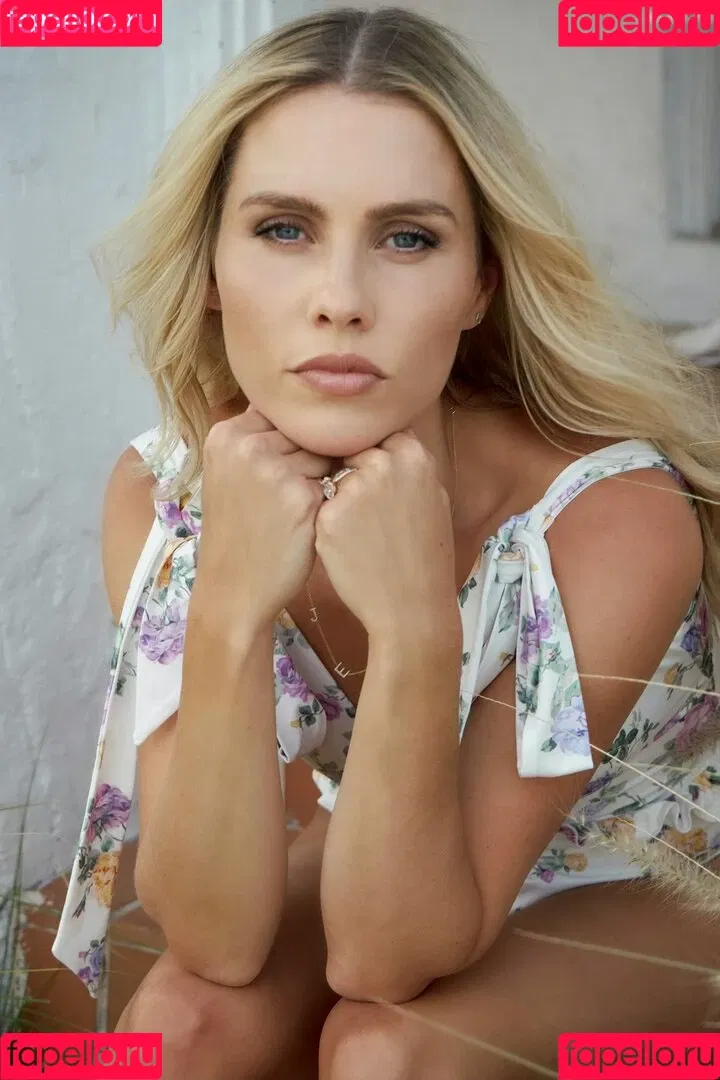 Claire Holt / claireholt Onlyfans Photo Gallery 