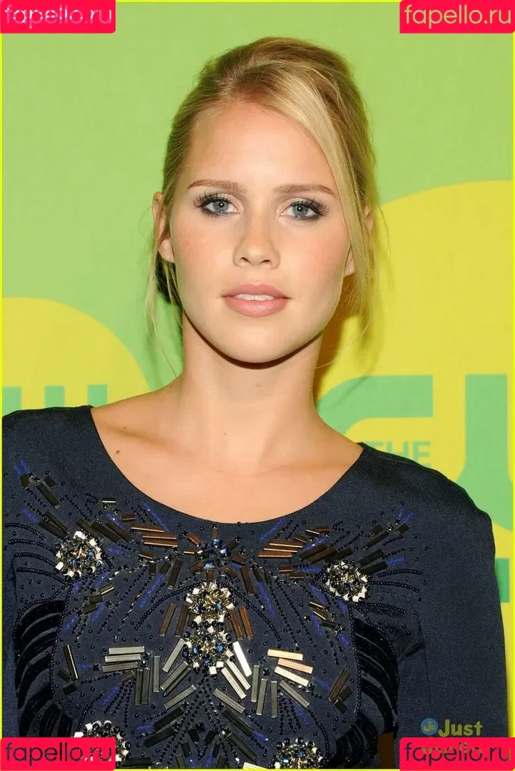 Claire Holt / claireholt Onlyfans Photo Gallery 