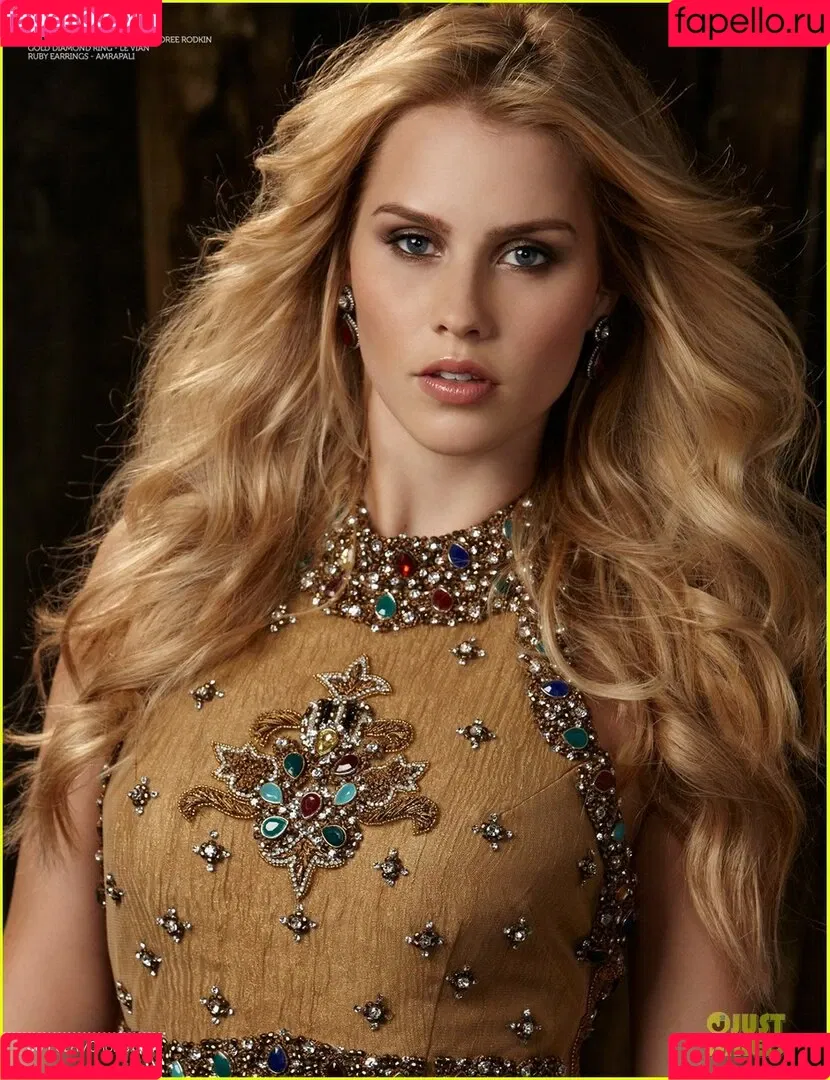Claire Holt / claireholt Onlyfans Photo Gallery 