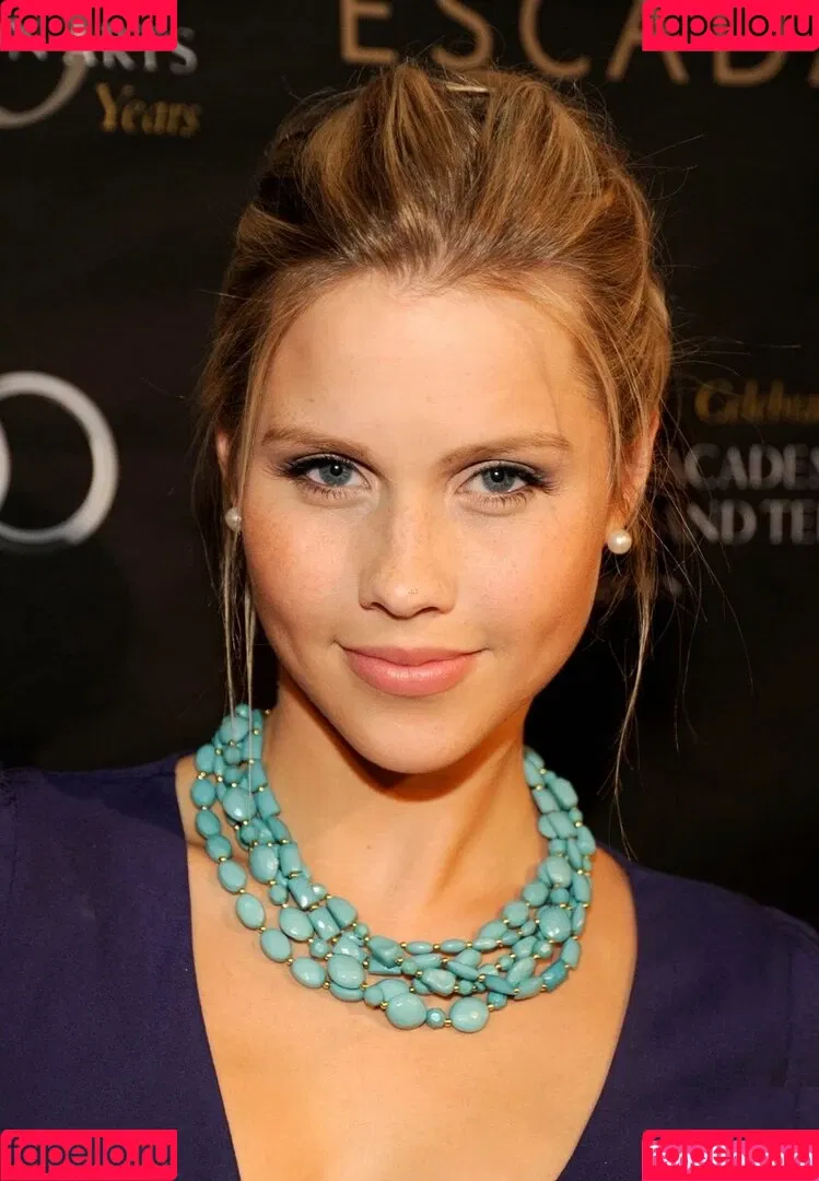 Claire Holt / claireholt Onlyfans Photo Gallery 