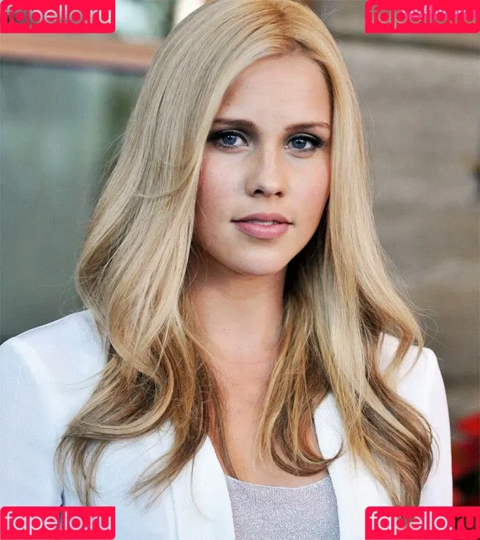 Claire Holt / claireholt Onlyfans Photo Gallery 