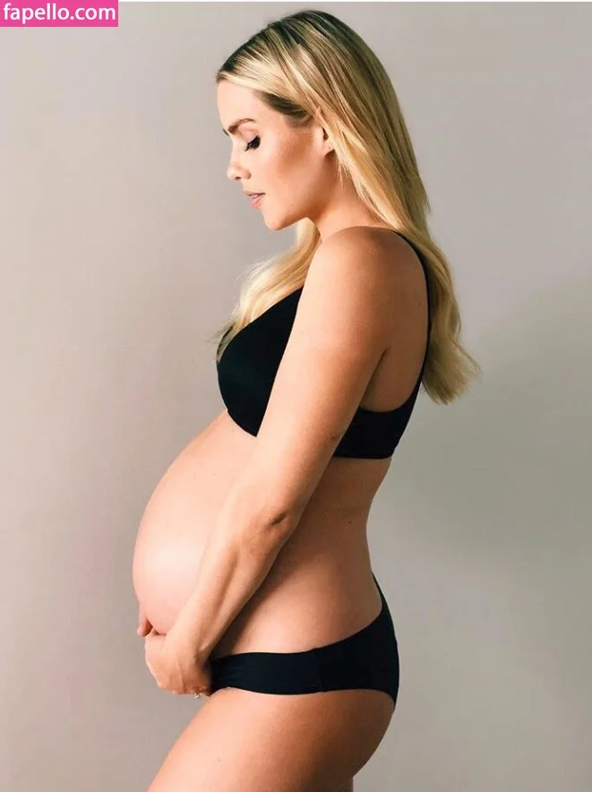 Claire Holt / claireholt Onlyfans Photo Gallery 