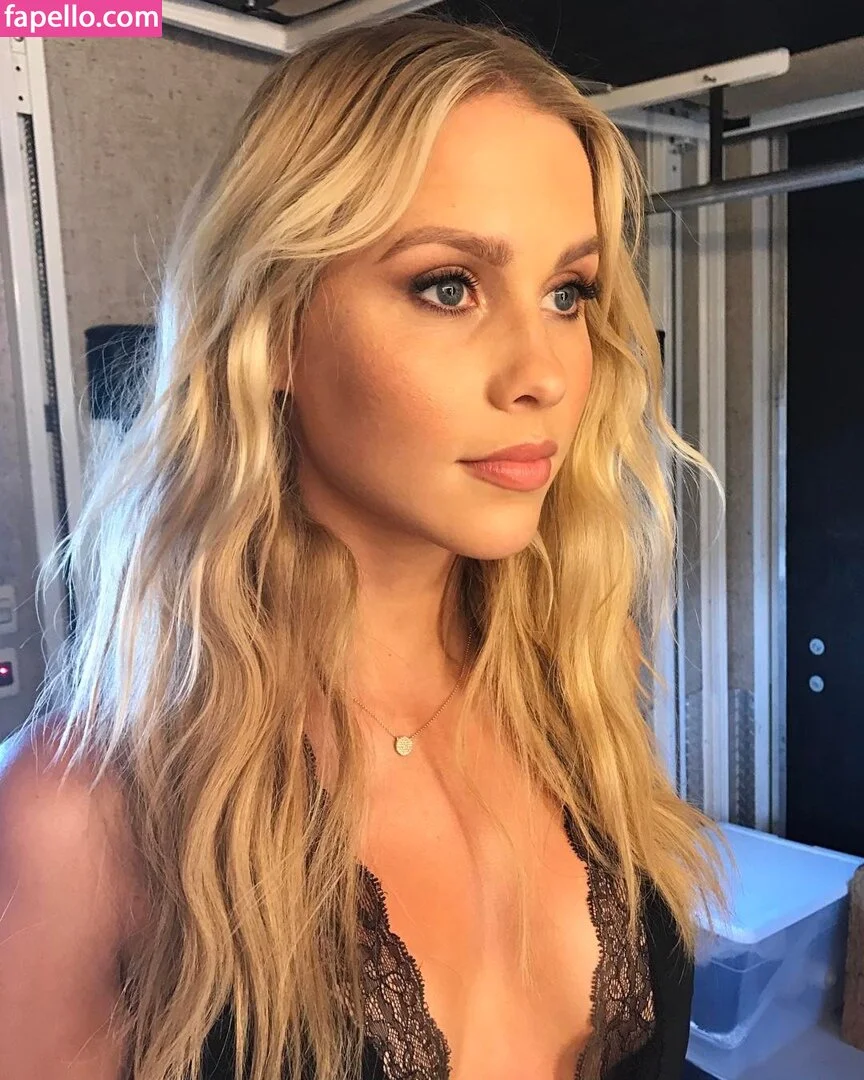 Claire Holt / claireholt Onlyfans Photo Gallery 