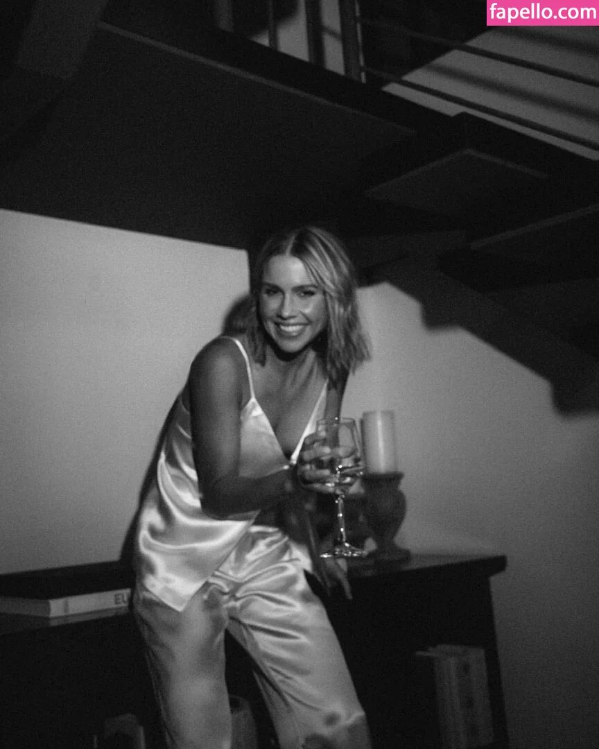 Claire Holt / claireholt Onlyfans Photo Gallery 