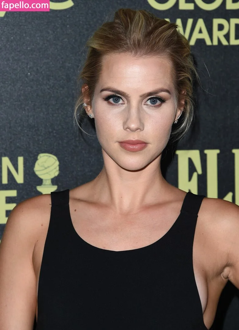 Claire Holt / claireholt Onlyfans Photo Gallery 