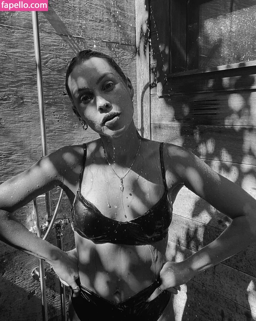 Claire Holt / claireholt Onlyfans Photo Gallery 