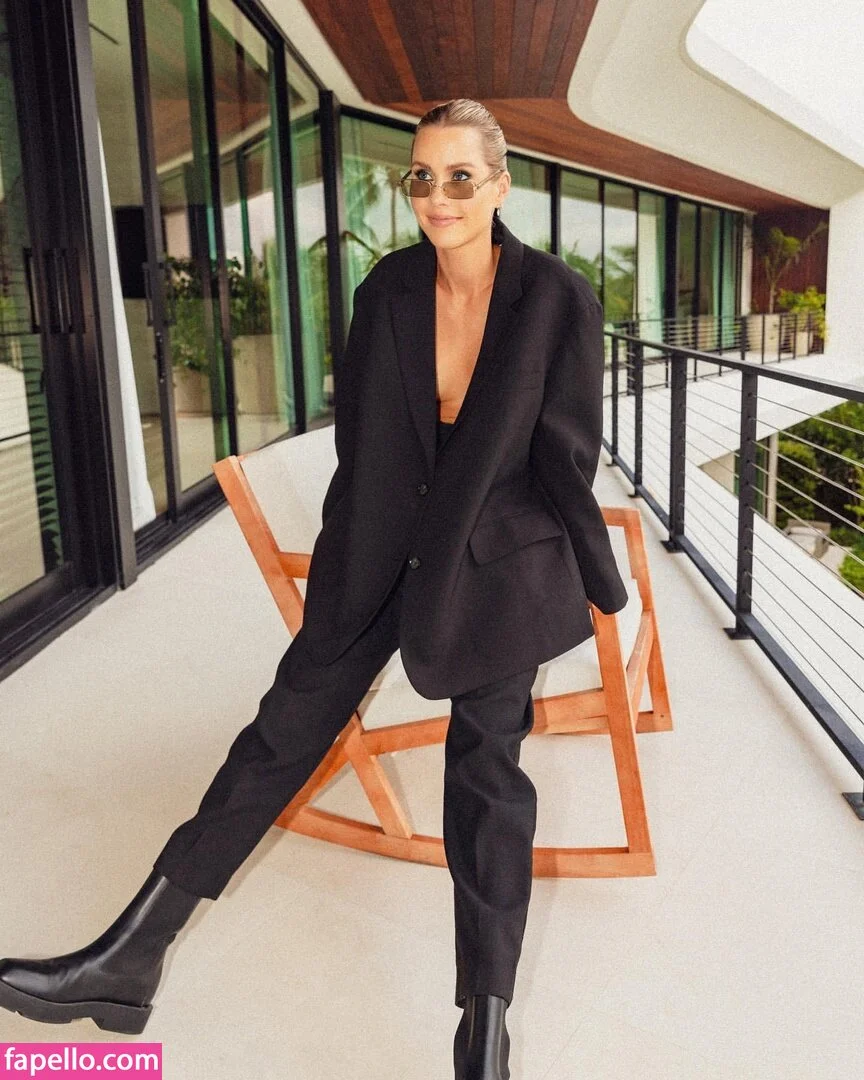 Claire Holt / claireholt Onlyfans Photo Gallery 