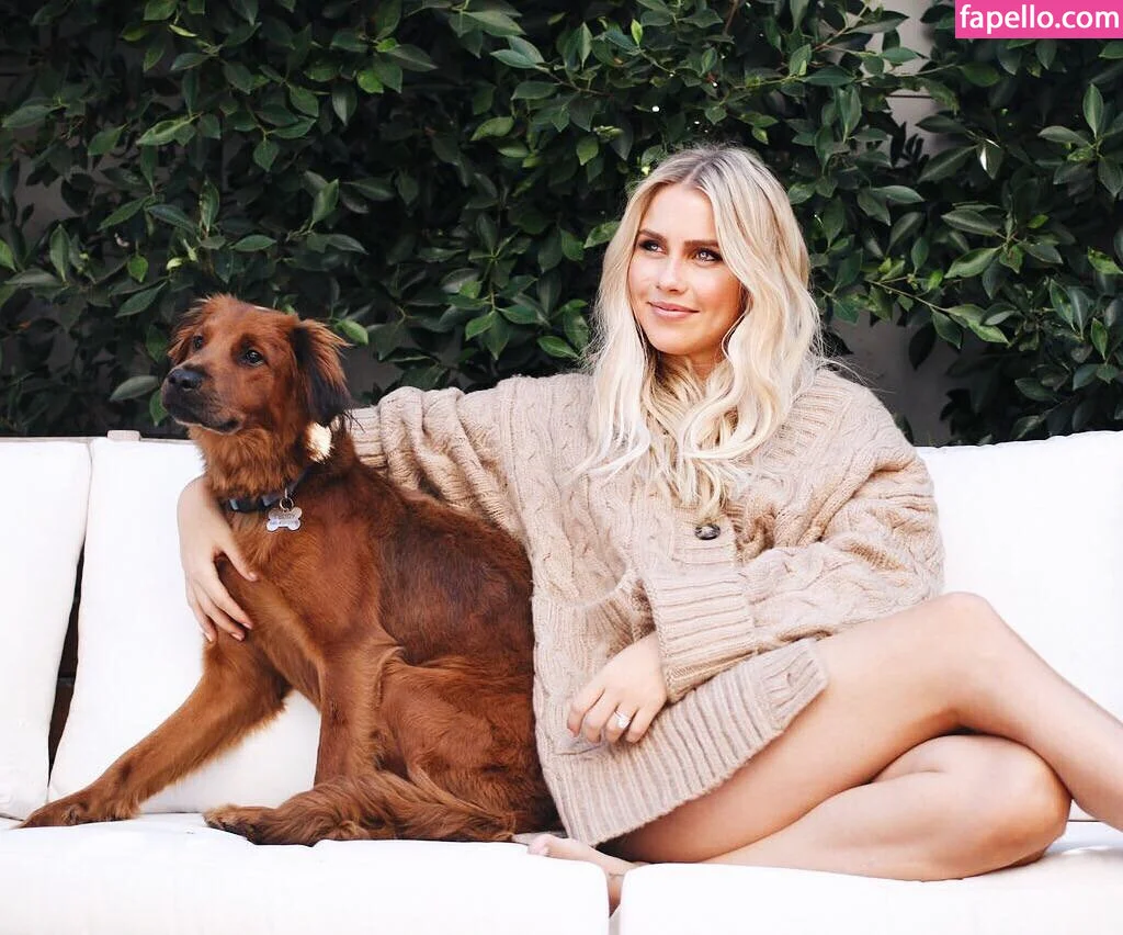 Claire Holt / claireholt Onlyfans Photo Gallery 