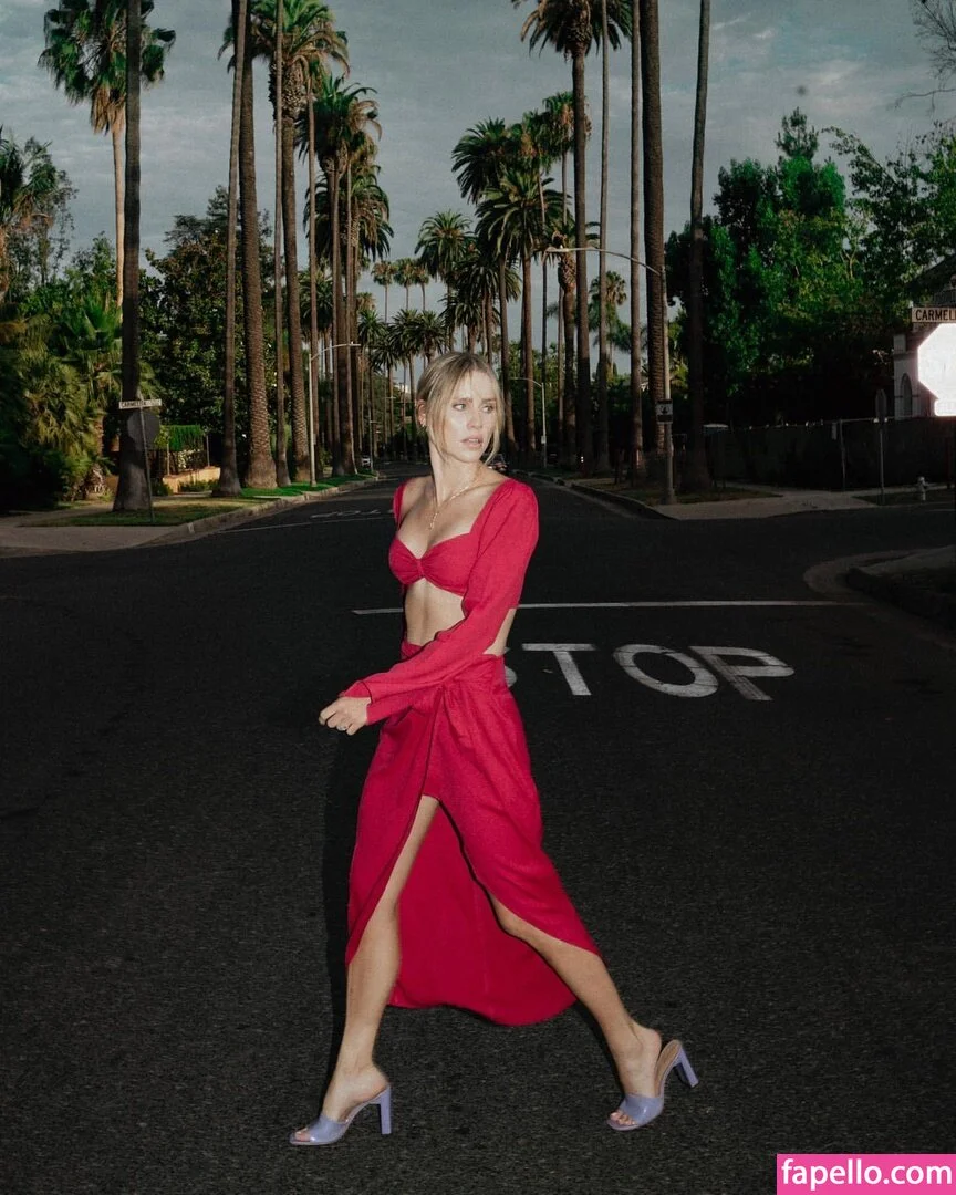 Claire Holt / claireholt Onlyfans Photo Gallery 