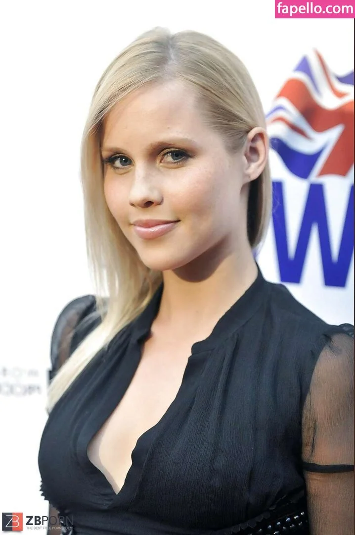 Claire Holt / claireholt Onlyfans Photo Gallery 