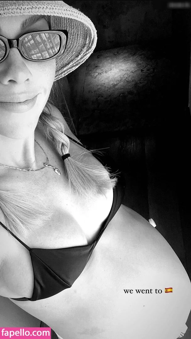 Claire Holt / claireholt Onlyfans Photo Gallery 