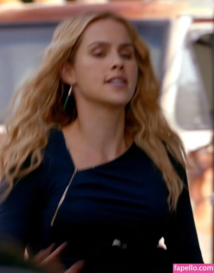 Claire Holt / claireholt Onlyfans Photo Gallery 