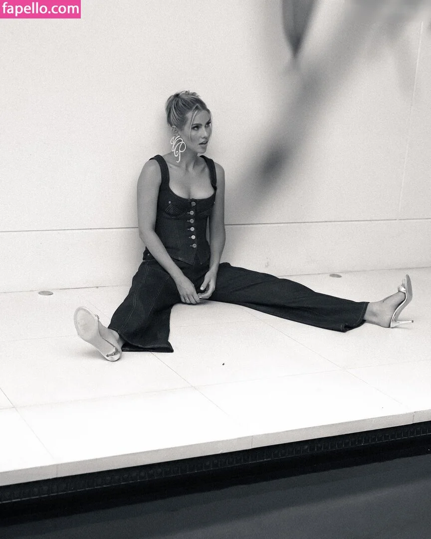 Claire Holt / claireholt Onlyfans Photo Gallery 