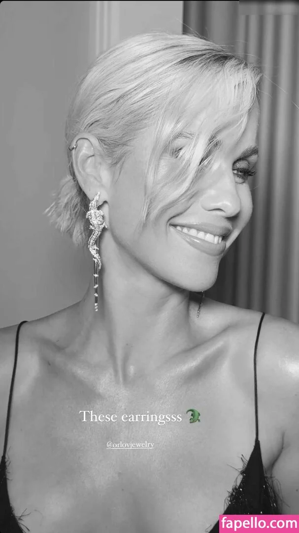 Claire Holt / claireholt Onlyfans Photo Gallery 