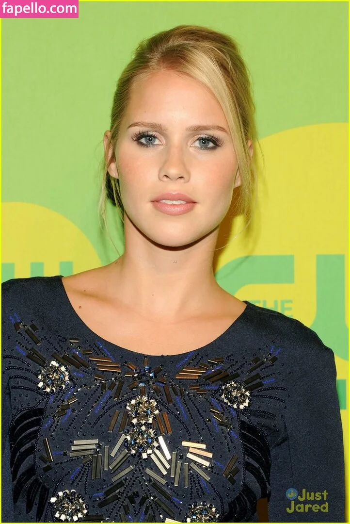 Claire Holt / claireholt Onlyfans Photo Gallery 