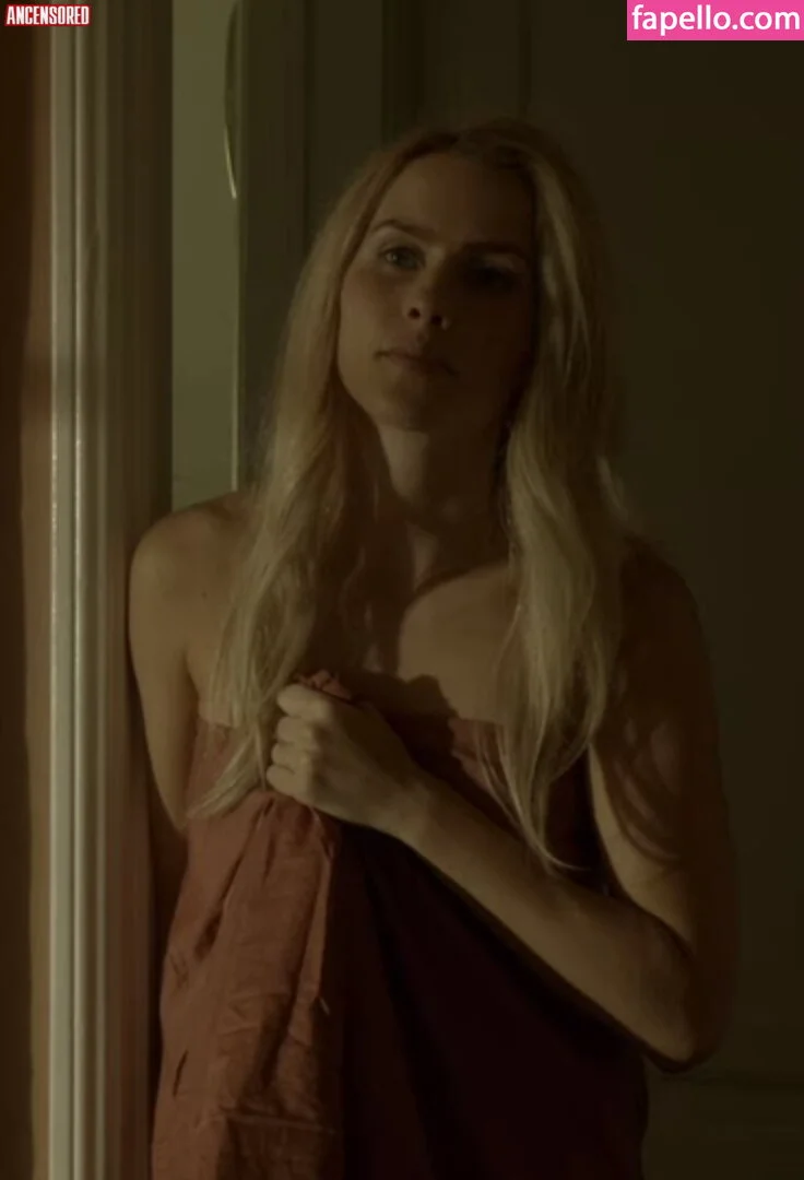 Claire Holt / claireholt Onlyfans Photo Gallery 