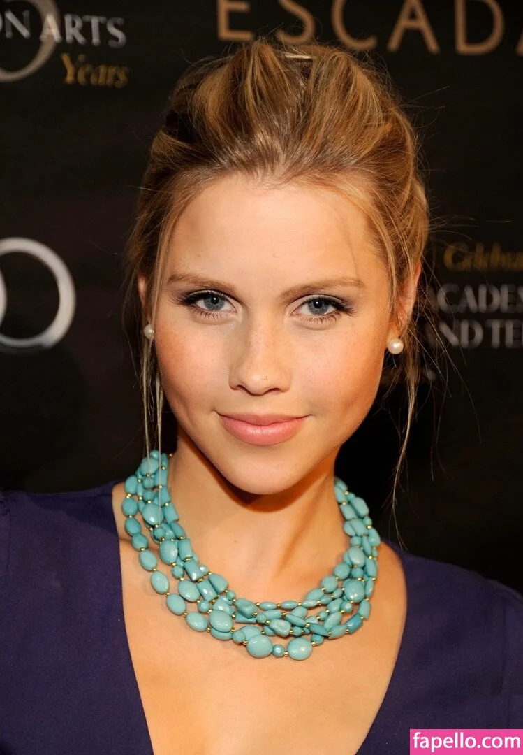 Claire Holt / claireholt Onlyfans Photo Gallery 