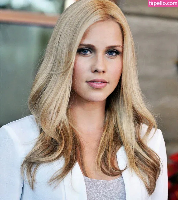 Claire Holt / claireholt Onlyfans Photo Gallery 